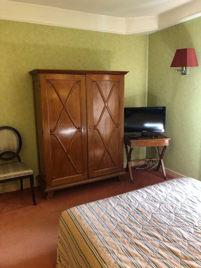 Hotel Le Cabouillet LʼIsle-Adam Zewnętrze zdjęcie
