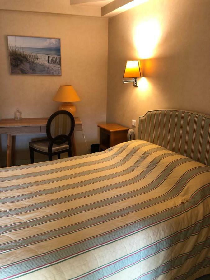 Hotel Le Cabouillet LʼIsle-Adam Zewnętrze zdjęcie