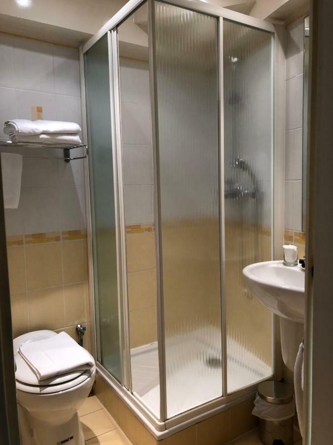 Hotel Le Cabouillet LʼIsle-Adam Zewnętrze zdjęcie